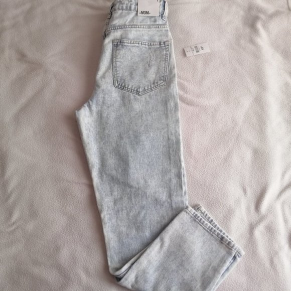 Urban Planet Refuge Denim Vintage High Rise Distressed Light Wash Mom Jeans - Picture 11 of 12